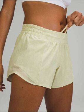 RARE lululemon athletica Hotty Hot 2.5 Low Rise Athletic Shorts Citra Lime | 6